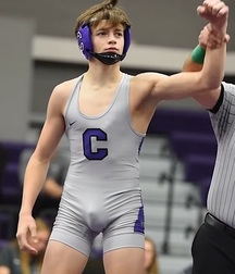 more wrestler bulges 5d11f2360d994.jpg