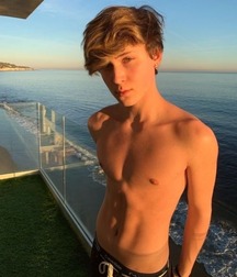 Eye Candy - Beautiful Boys Porn Shirtless 5ecd047f389e5.jpg