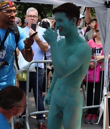 Naked in public 2 5d6c1608b9f94.jpg