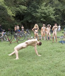 Naked in public 2 5d6c167c713b6.jpg