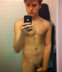 Famous boys: Dylan and Cole Sprouse 5ea3f4262c7cd.jpeg