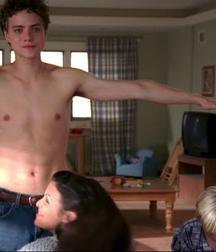 Famous Boys : Douglas Smith 5eaa838ce8f7d.jpeg