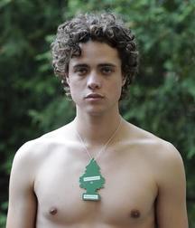 Famous Boys : Douglas Smith