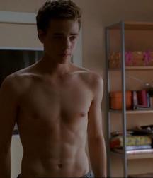 Famous Boys : Douglas Smith 5eaa83a475e16.jpeg