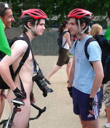 Funny men 599bd8cb780a6.jpg