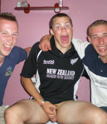Funny men 599bd8ddc23fa.jpg