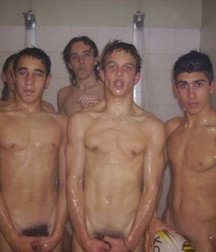 Funny men 599bd90d769cc.jpg