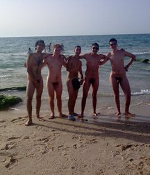 Fun Men in fun thing... 599ef4bd5cfb1.jpg