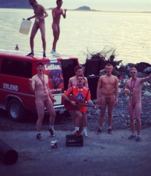 Fun Men in fun thing... 599ef4d918082.jpg
