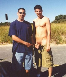 Fun Men in fun thing... 599ef4e890349.jpg