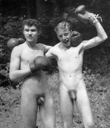 Fun Men in fun thing... 599ef4ec12ddb.jpg