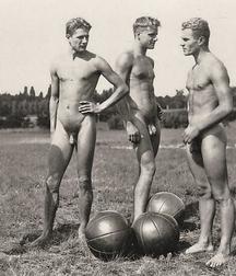Fun Men in fun thing... 599ef4edca1e5.jpg