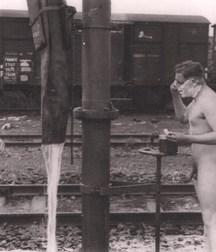 Fun Men in fun thing... 599ef4f38c3a1.jpg