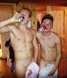 Fun Men in fun thing... 599ef504eb7af.jpg