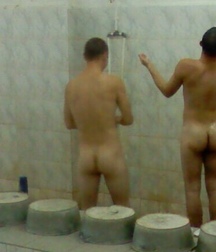 Fun Men in fun thing... 599ef51a52676.jpg