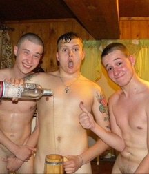 Fun Men in fun thing... 599ef51e3553e.jpg