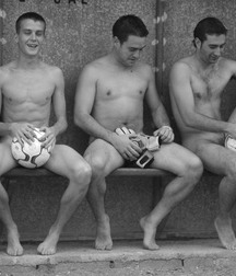 Fun Men in fun thing... 599ef52e66ce7.jpg