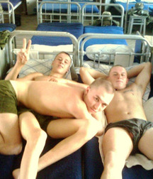 Fun Men in fun thing... 599ef54b134a8.jpg