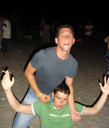 Fun Men in fun thing... 599ef54d352ab.jpg