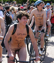 Fun Men in fun thing... 599ef5512e8db.jpg
