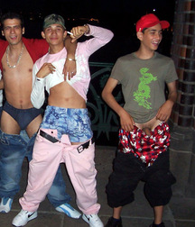 Fun Men in fun thing... 599ef5a6cffe2.jpg