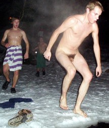 Fun Men in fun thing... 599ef5b35fad8.jpg