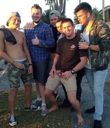 Fun Men in fun thing... 599ef5b4a3016.jpg