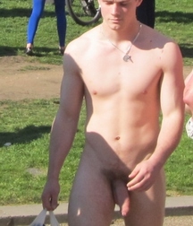 Fun Men in fun thing... 599ef63a60eef.jpg
