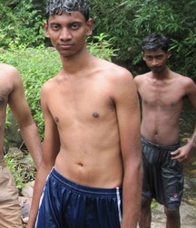 Fun Men in fun thing... 599ef66f4cbcb.jpg