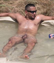 Funny men 59a1b1df43a8d.jpg