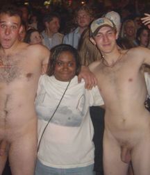 Funny men 59a1b2b3ca5e5.jpg