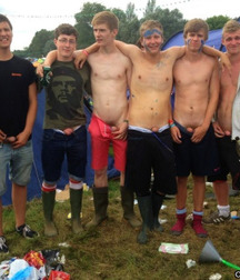 Funny men 59a1b2bad3562.jpg
