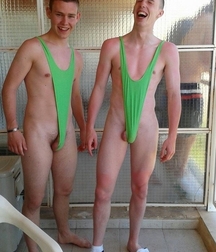 Fun Men in fun thing... 59a682acbb611.jpg