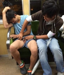 Fun Men in fun thing... 59a682ae1fee5.jpg