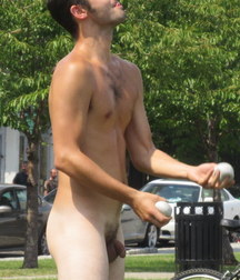Fun Men in fun thing... 59a682bf0e35c.jpg