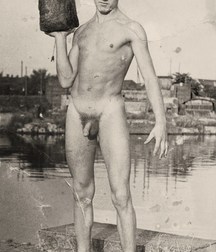 Fun Men in fun thing... 59a682d83cfe2.jpg