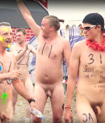 Fun Men in fun thing... 59a682e359450.jpg