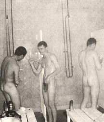 Fun Men in fun thing... 59a682f521145.jpg