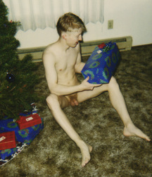 Fun Men in fun thing... 59a6832725f9d.jpg