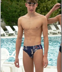 Fun Men in fun thing... 59a6832af3e6e.jpg