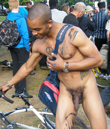 Fun Men in fun thing... 59a6833997cb8.jpg