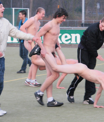 Fun Men in fun thing... 59a6833c491d9.jpg