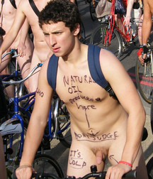 Fun Men in fun thing... 59a68367d5878.jpg