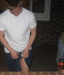 Fun Men in fun thing... 59a683749d682.jpg