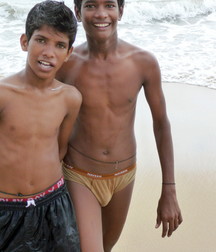 Funny men 59ac46ed85d9f.jpg