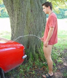 Boys-Pissing 2 56c3c6052ee73.jpg