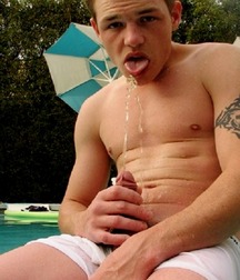 Boys Pissing 4 56da16322aa1c.jpg
