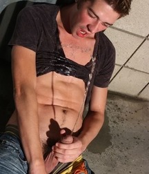 Boys Pissing 5 56da28a078293.jpg