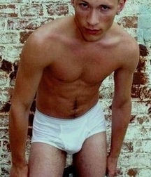 Briefs 108 588398dbe831b.jpg