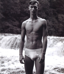 Briefs 113 5887f3169687e.jpg